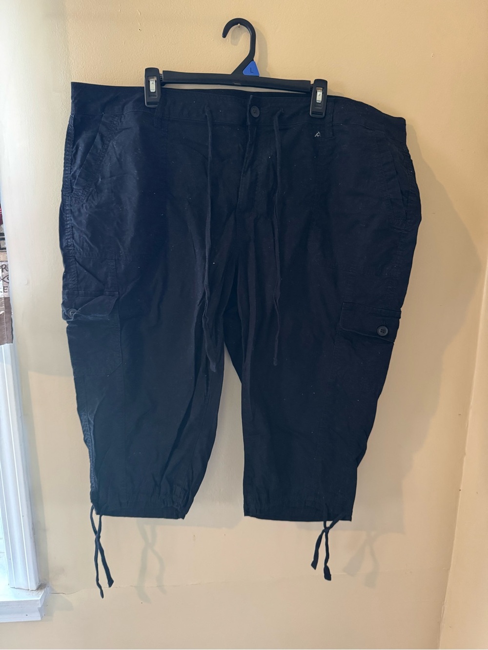 🎄5 for $20 St. John’s Bay Women’s Black Cargo Capri Pants Size 22W